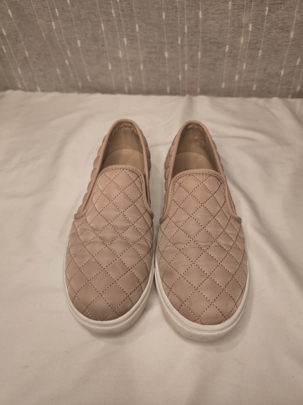 Steve Madden Salmon Pink Quilted Slip-On Flats. Sz 8